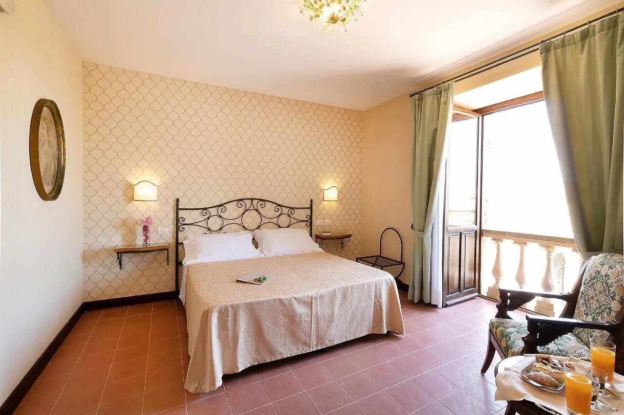Hotel Villa Favorita Noto 4*,  Italy