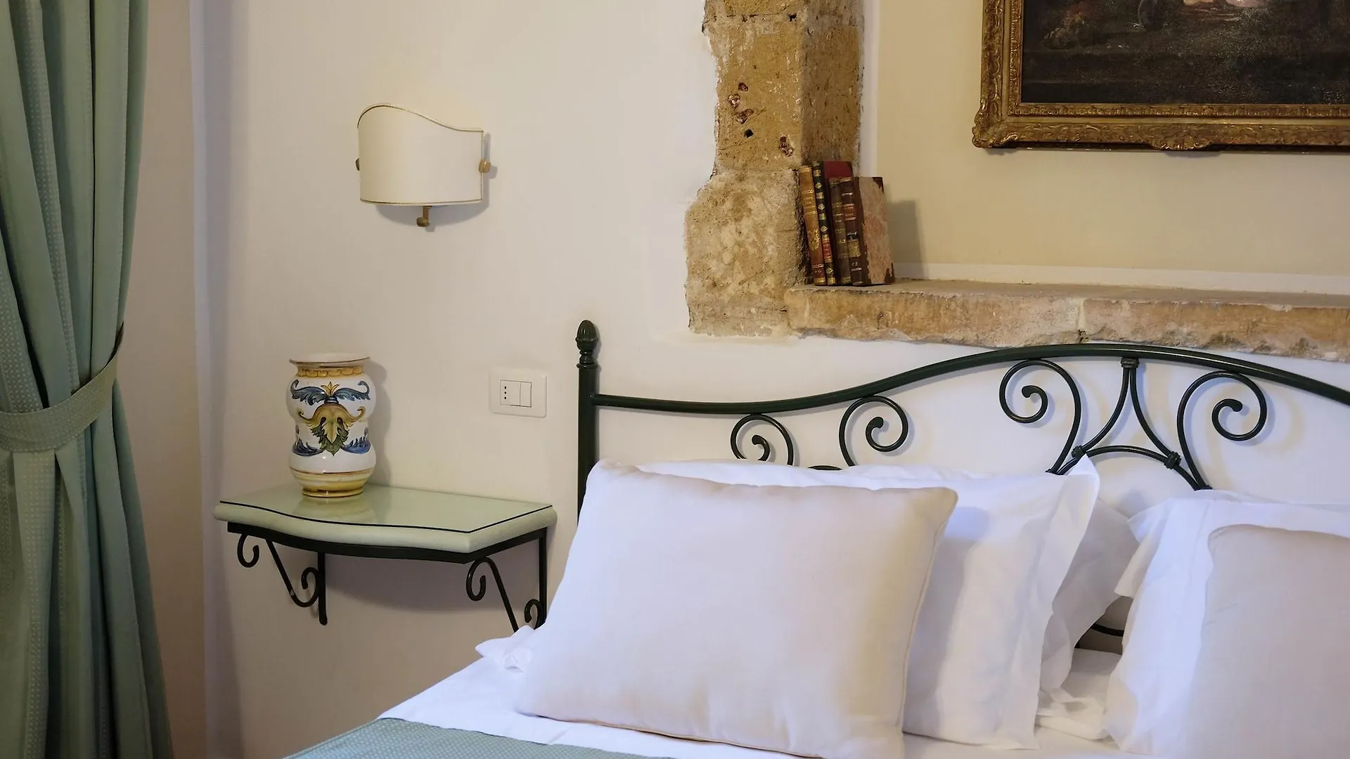 Hotel Villa Favorita Noto 4*,  Itália