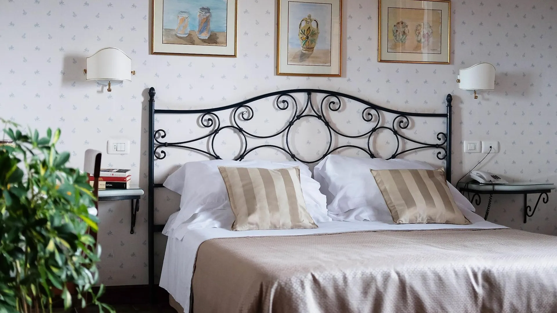Hotel Villa Favorita Noto 4*,  Italy