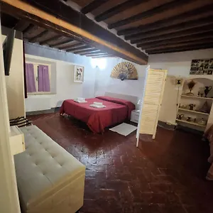  Apartment La Casa Del Conte By Francigena Italy